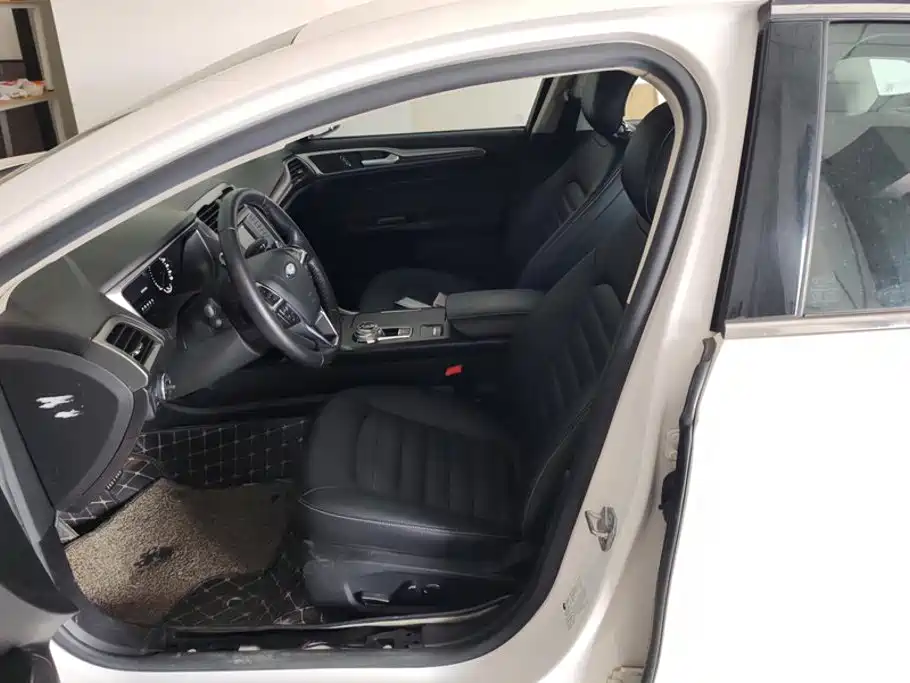 Ford Mondeo — миниатюра 9