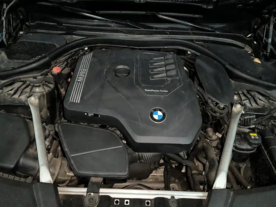 BMW 5 Series — миниатюра 10