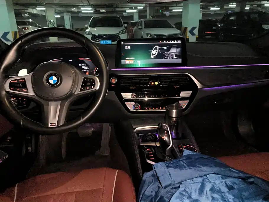 BMW 5 Series — миниатюра 12