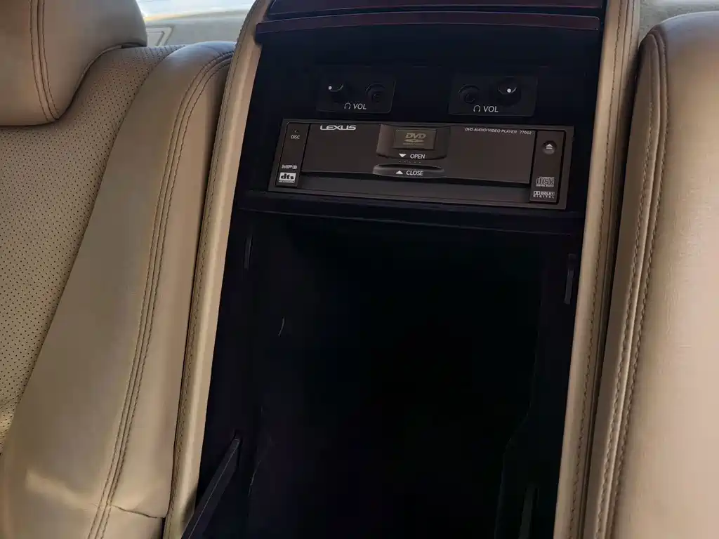 Lexus LS — миниатюра 12