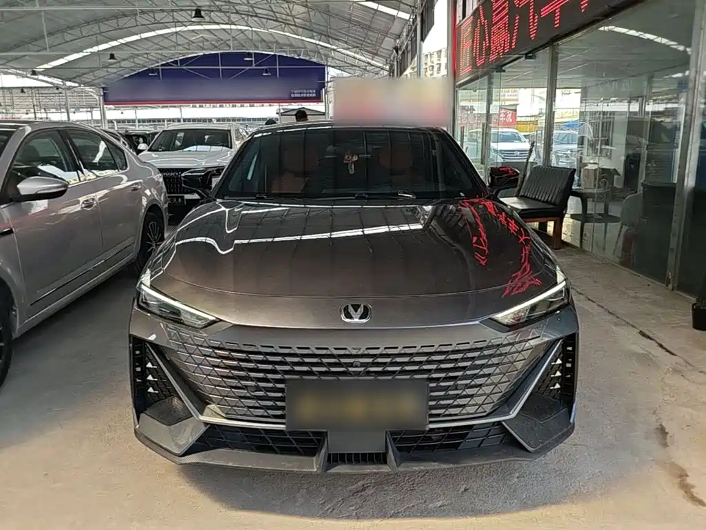 Changan UNI-V — миниатюра 3