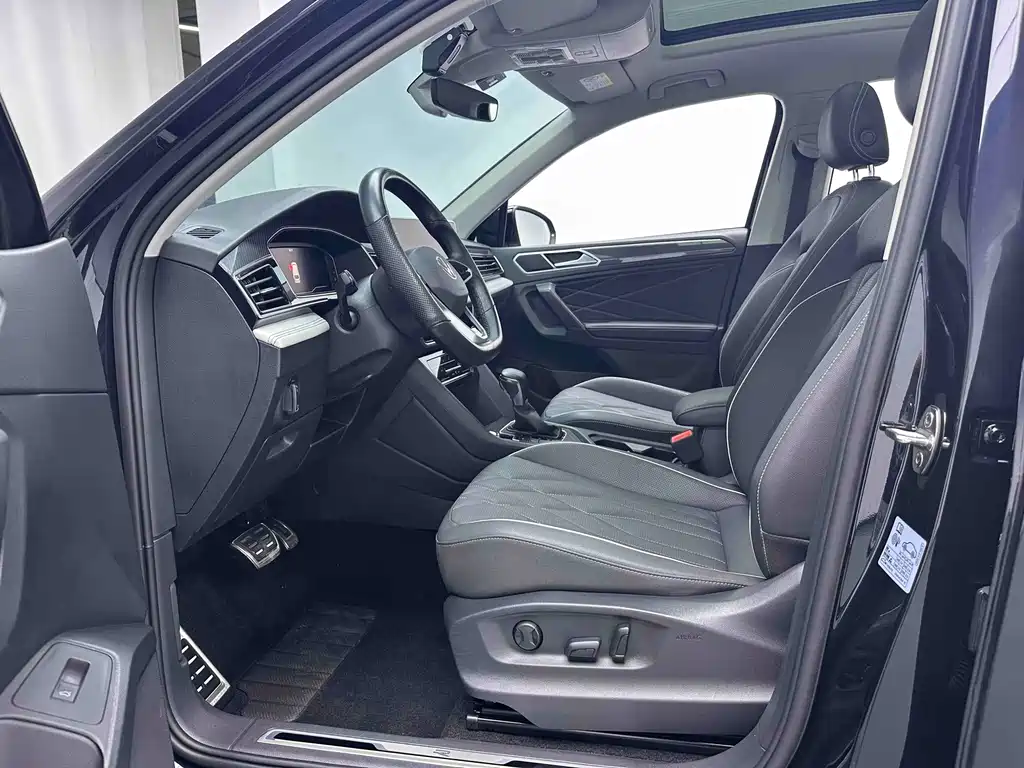 Volkswagen Tiguan L — миниатюра 2