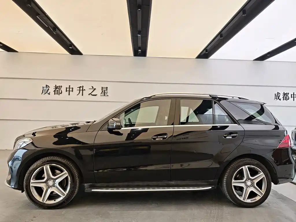 Mercedes-Benz GLE (Import) — миниатюра 5