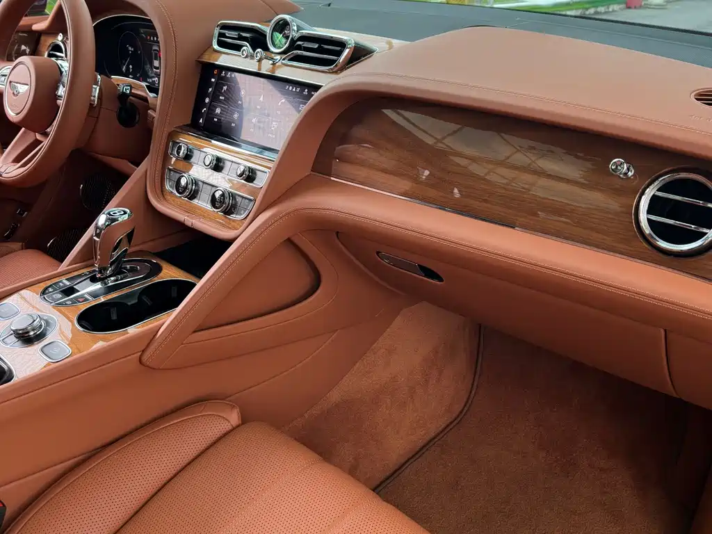 Bentley Bentayga — миниатюра 12