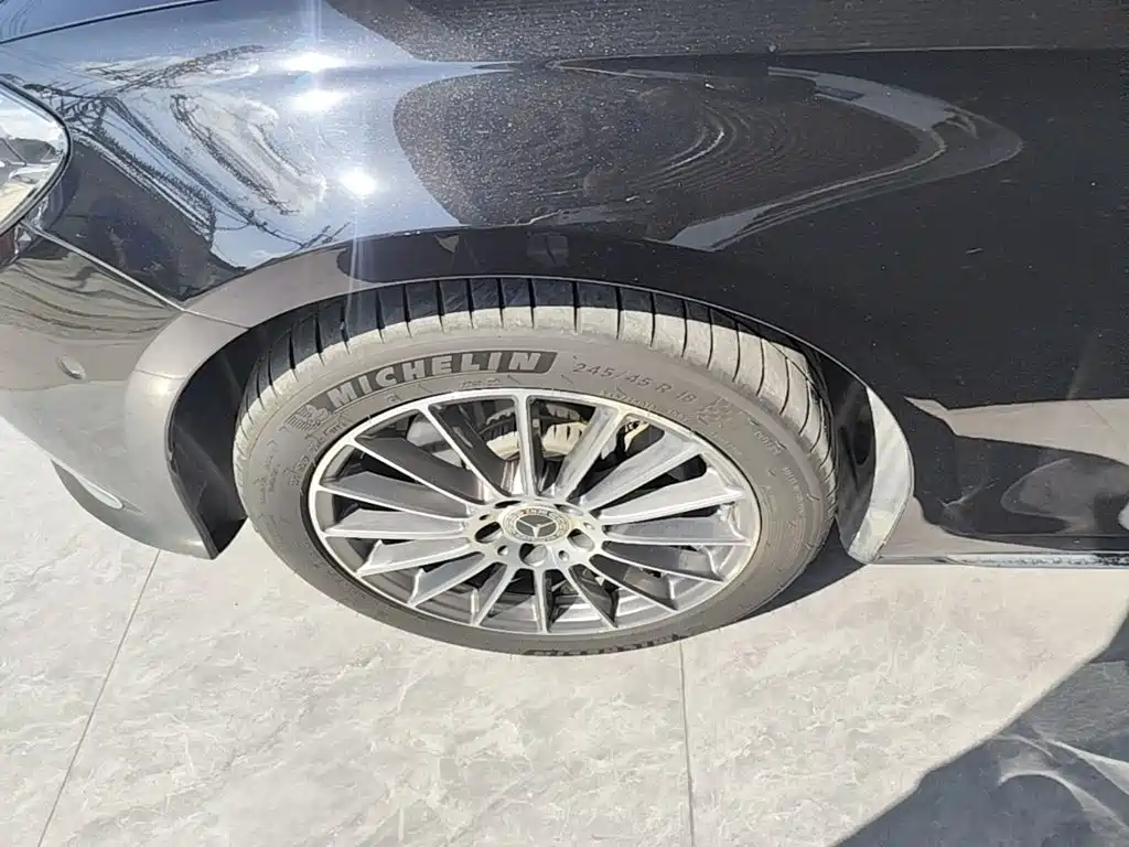 Mercedes-Benz E-Class — миниатюра 23