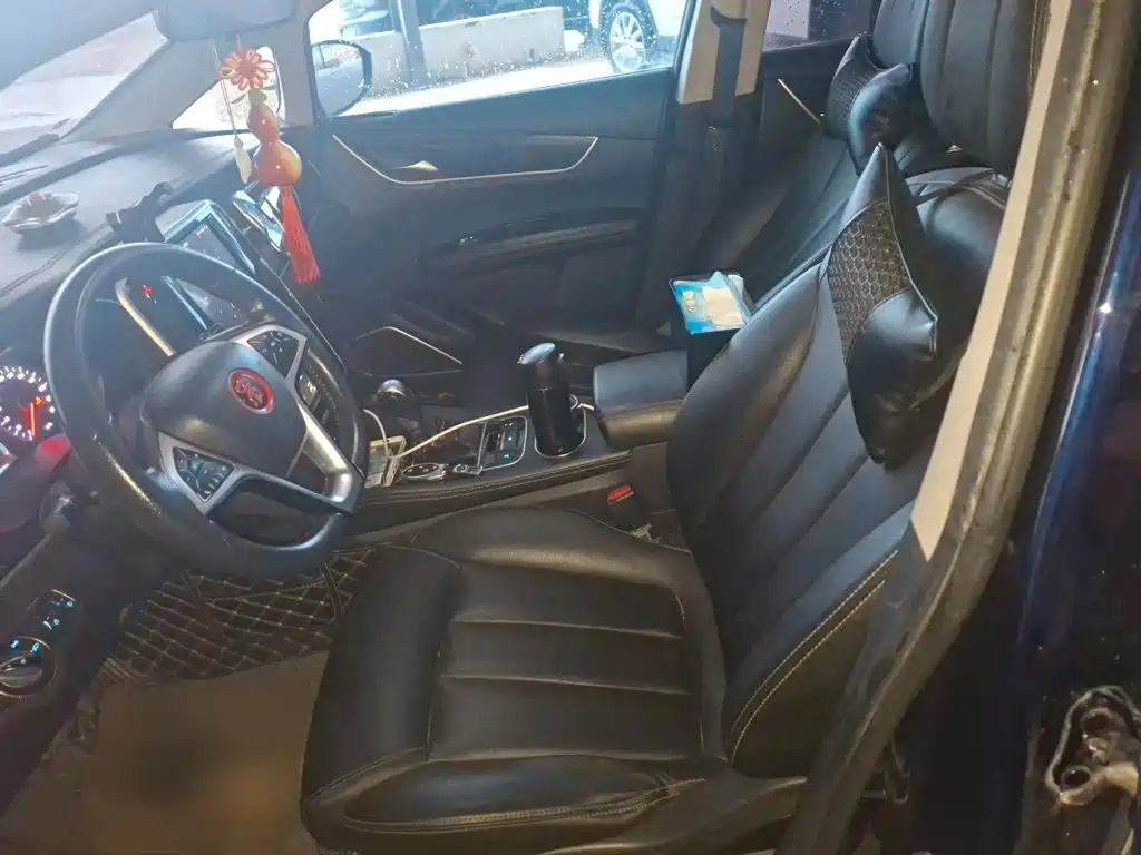 BYD MAX — миниатюра 8
