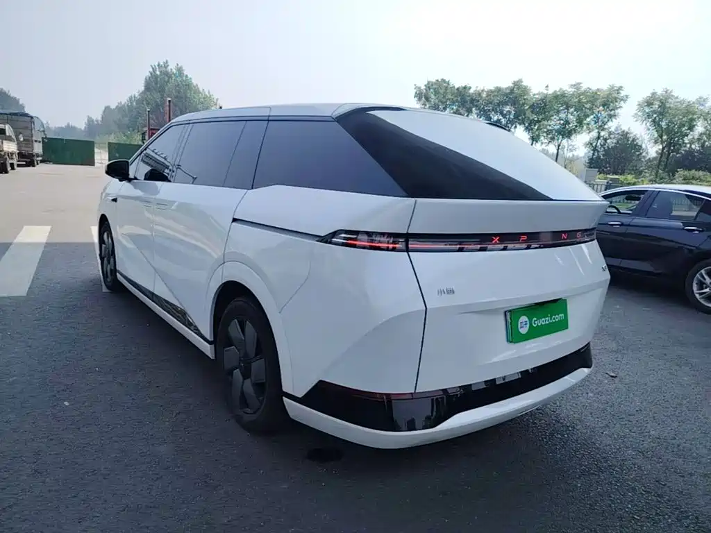 XPeng X9 — миниатюра 5