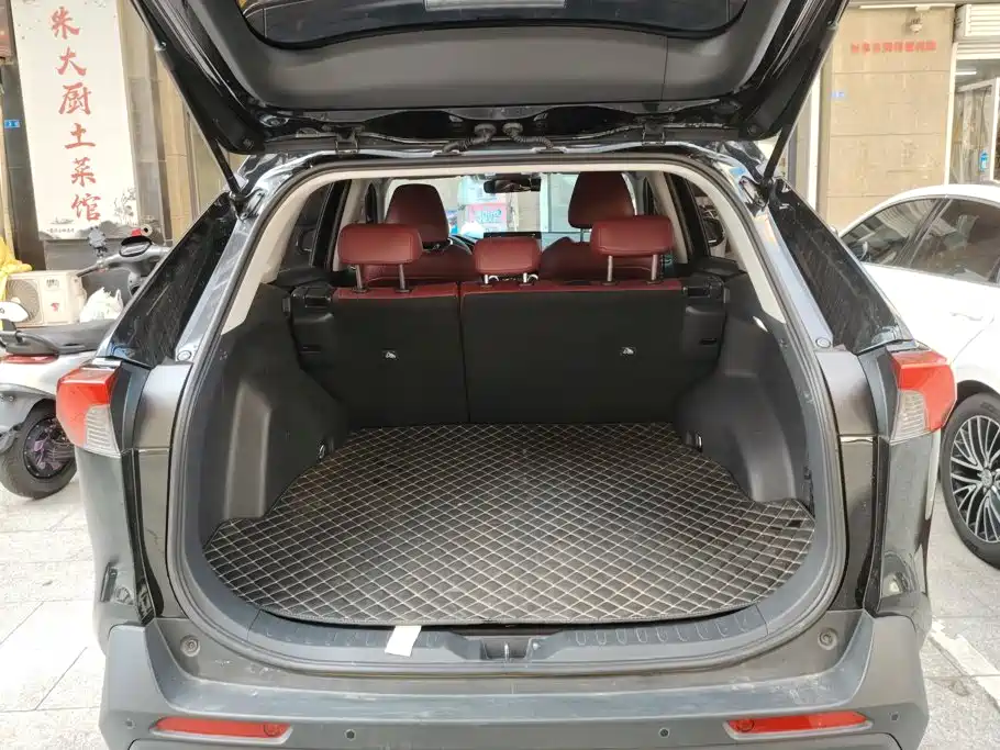 Toyota RAV4 — миниатюра 4