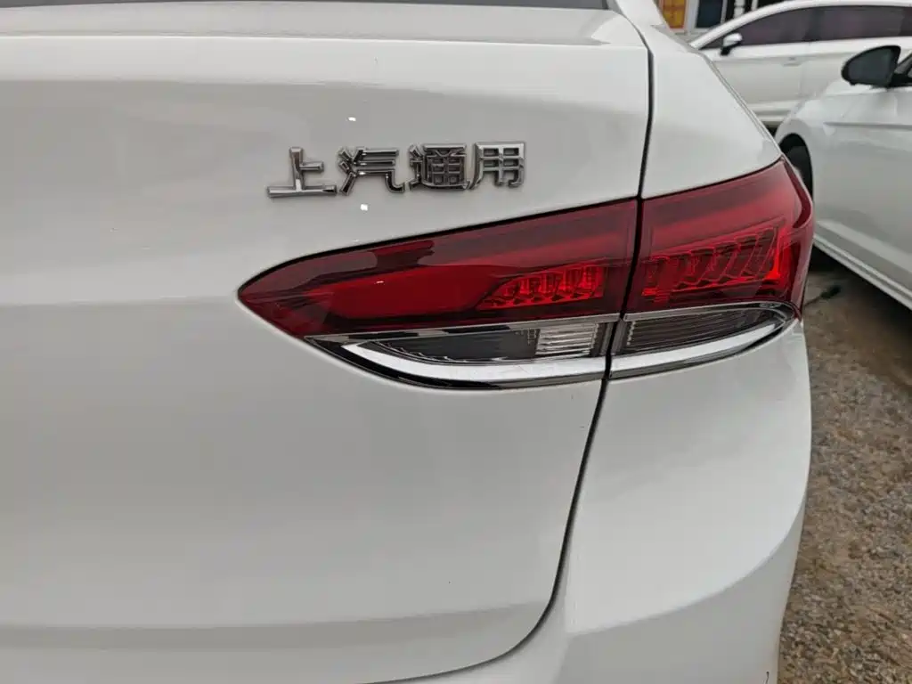 Buick Excelle — миниатюра 8