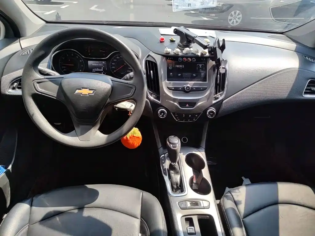 Chevrolet Cruze — миниатюра 13