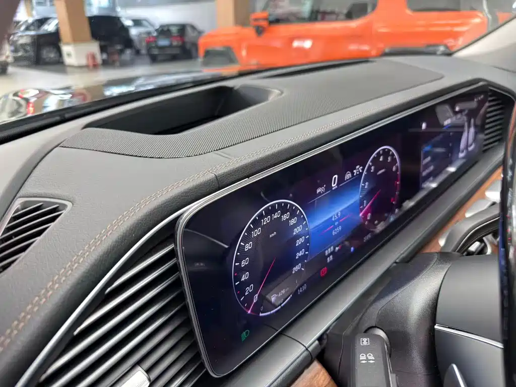 Mercedes-Benz GLS — миниатюра 11