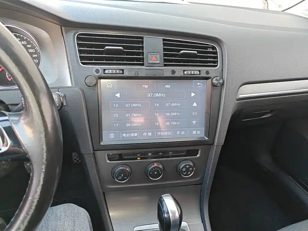 Volkswagen Golf — миниатюра 13