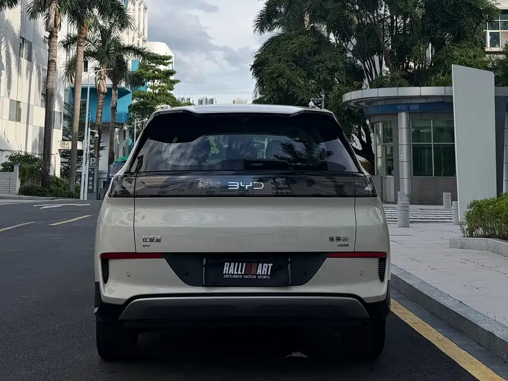BYD Морской лев 05 EV — миниатюра 5