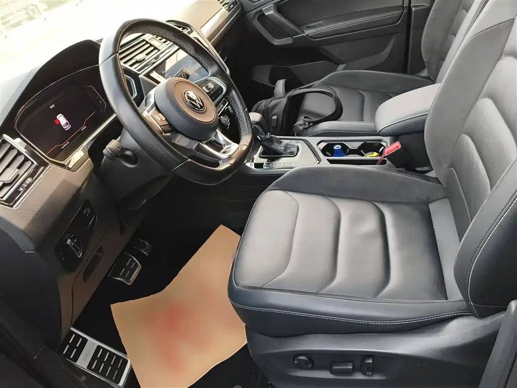 Volkswagen Tiguan L L 2021 330TSI AT R-Line