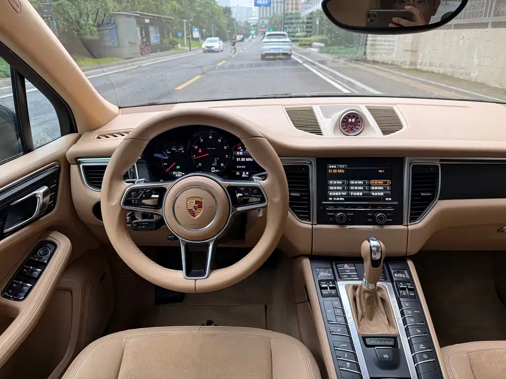 Porsche Macan — миниатюра 15