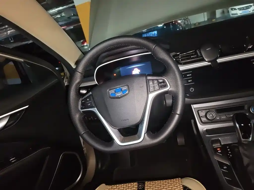 Geely Emgrand — миниатюра 11