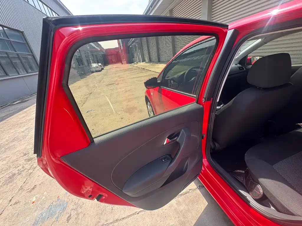 Volkswagen Polo — миниатюра 9