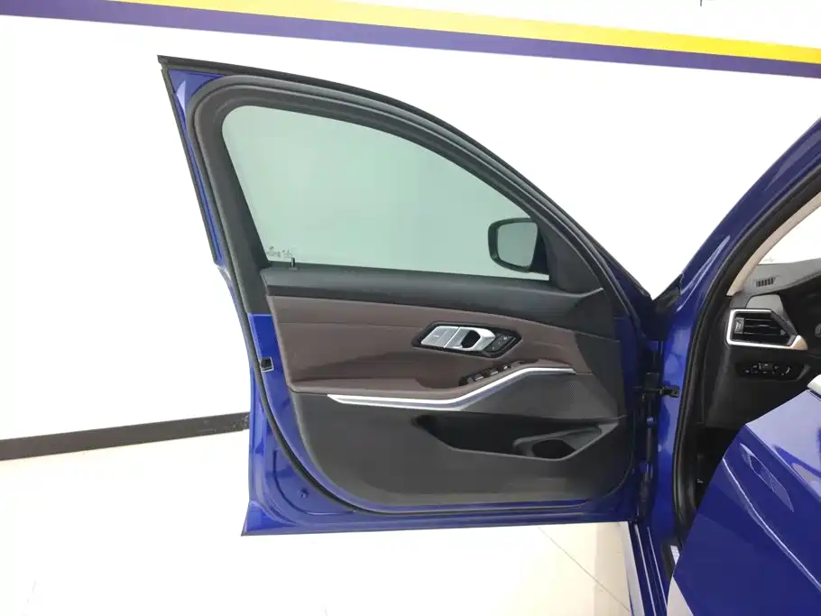 BMW 3 Series — миниатюра 7
