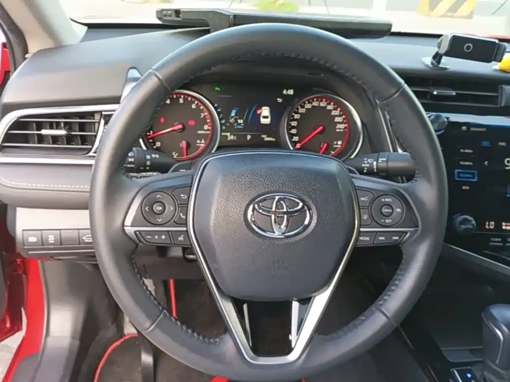 Toyota Camry — миниатюра 11