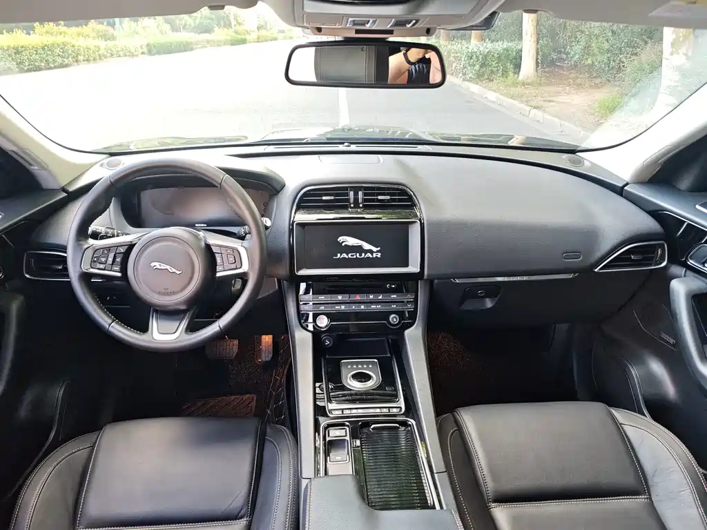 Jaguar F-PACE — миниатюра 13