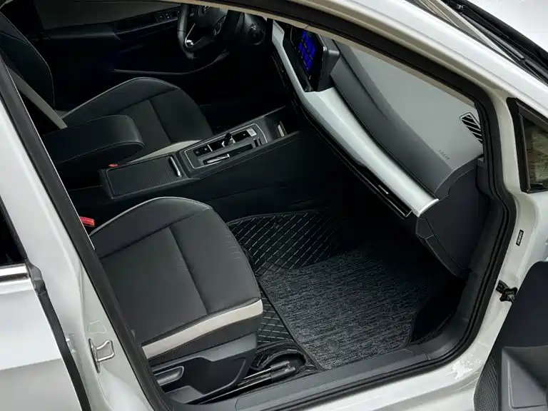 Volkswagen Golf — миниатюра 14