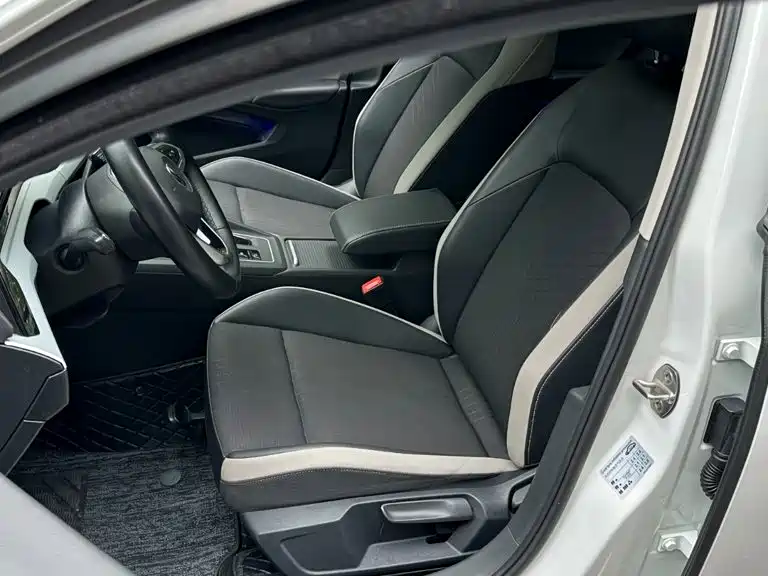 Volkswagen Golf — миниатюра 12