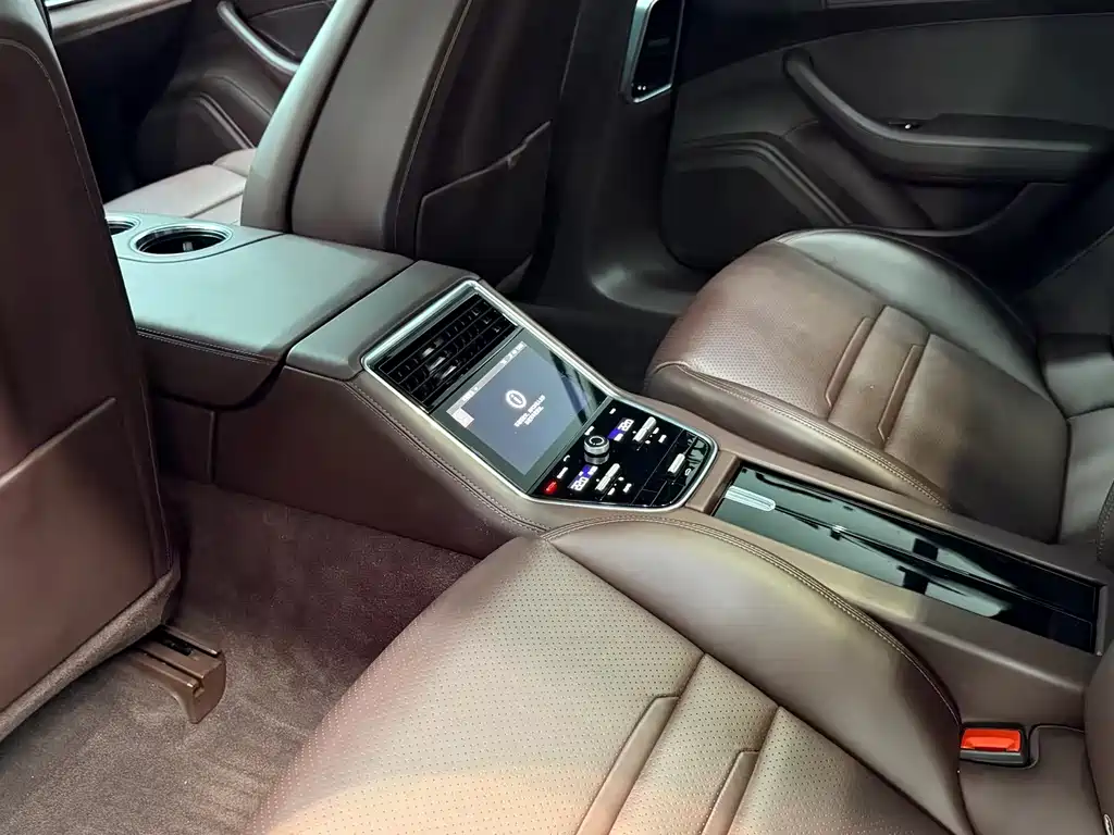 Porsche Panamera — миниатюра 8