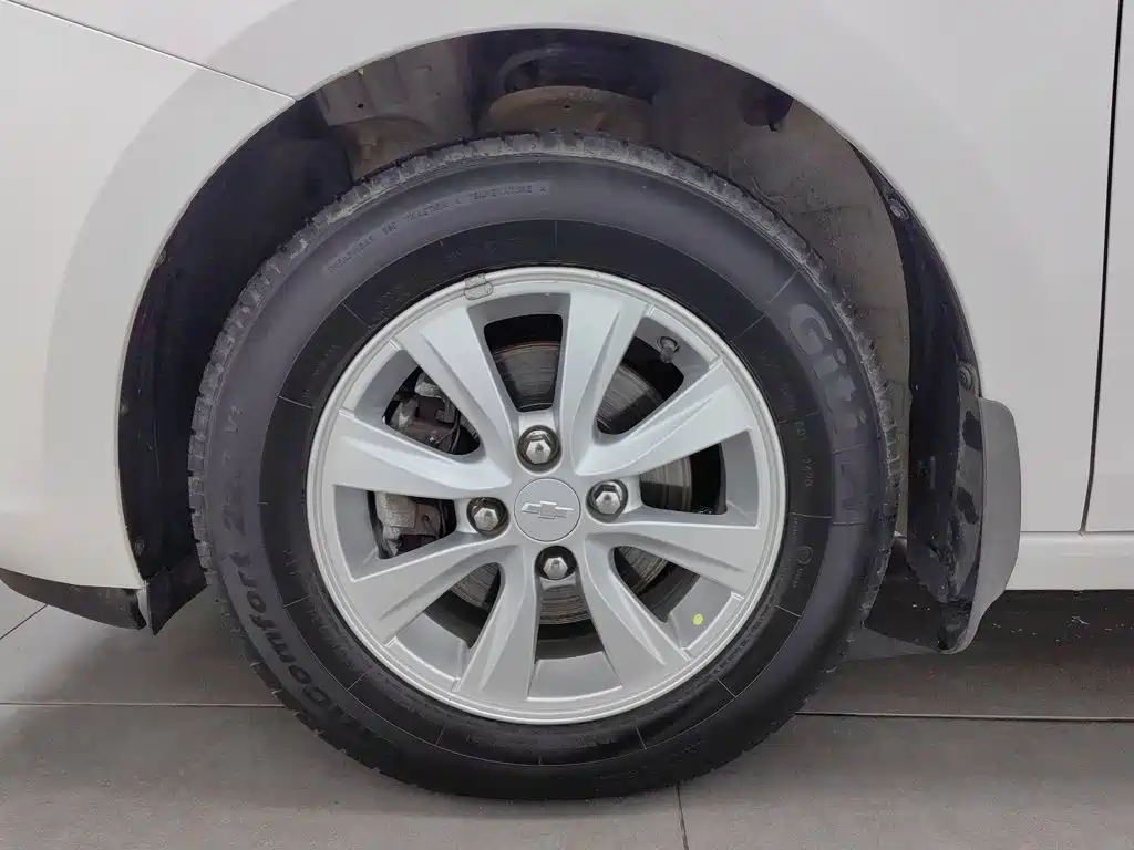 Chevrolet Sail — миниатюра 17