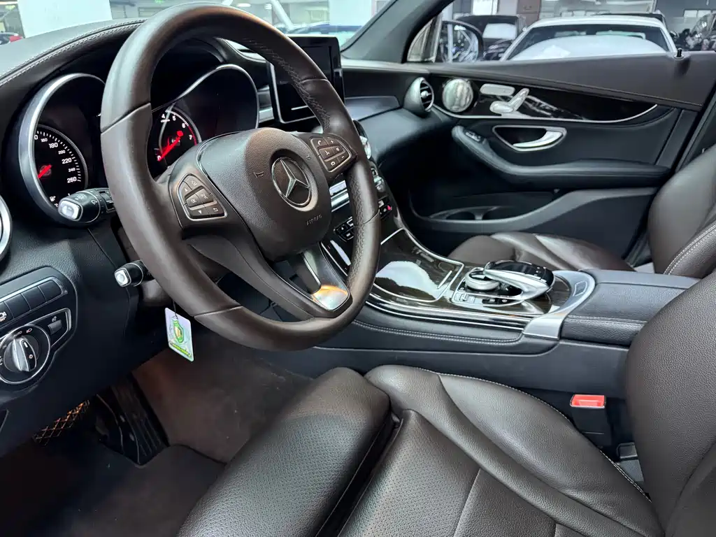 Mercedes-Benz GLC 2018 GLC 260 4MATIC Luxury