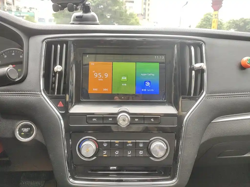 Roewe i6 Classic — миниатюра 13