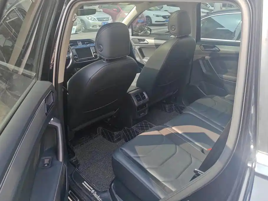 Volkswagen Tiguan L — миниатюра 11