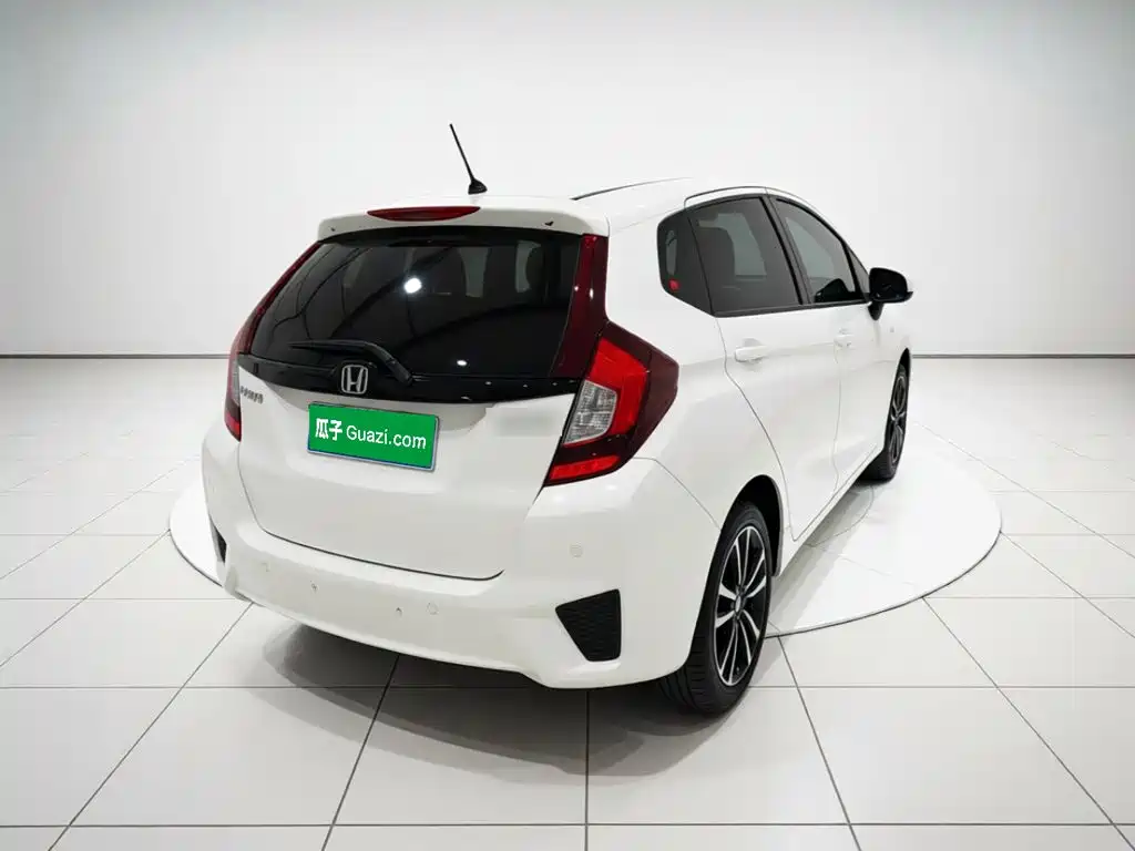Honda Fit — миниатюра 6