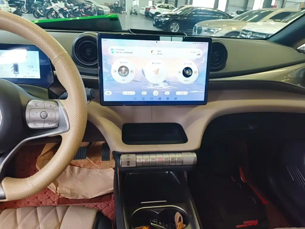 BYD Dolphin — миниатюра 13