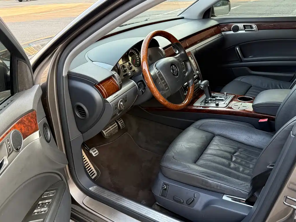 Volkswagen Phaeton — миниатюра 7