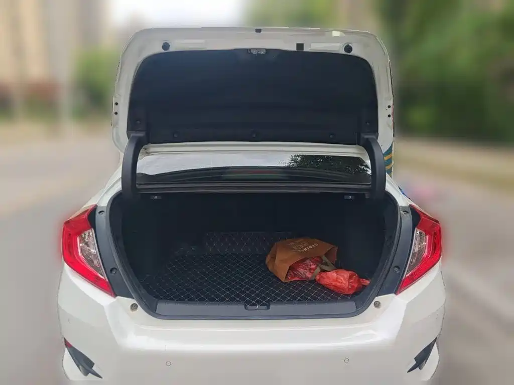 Honda Civic — миниатюра 10
