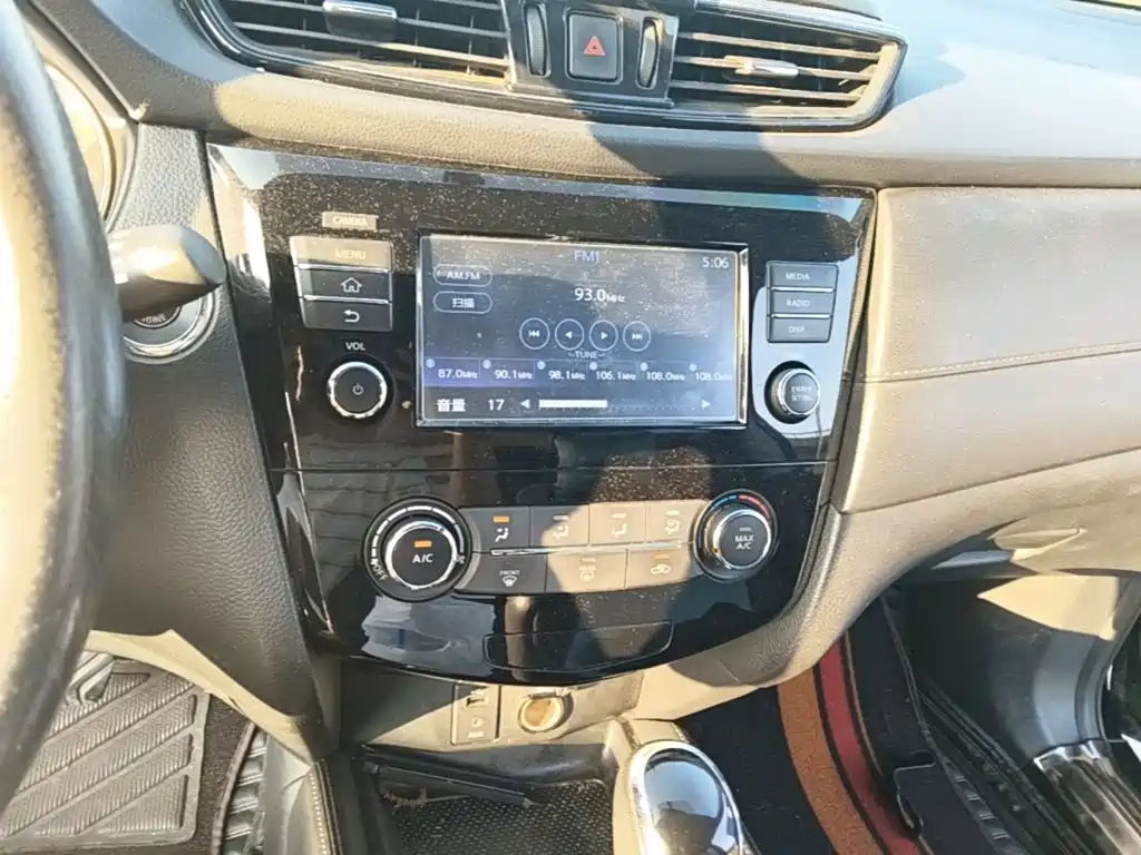 Nissan X-Trail — миниатюра 18