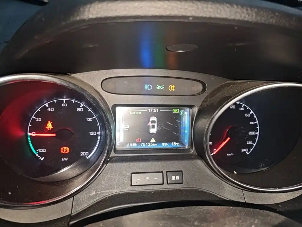 BYD Yuan EV — миниатюра 12