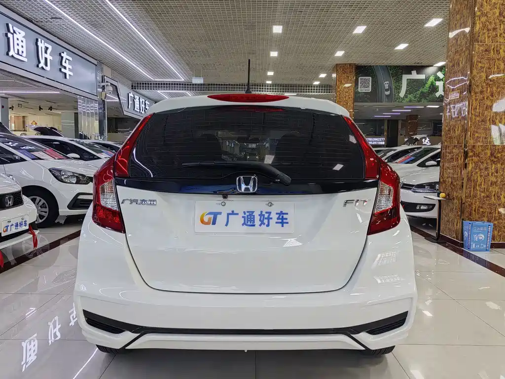 Honda Fit — миниатюра 8