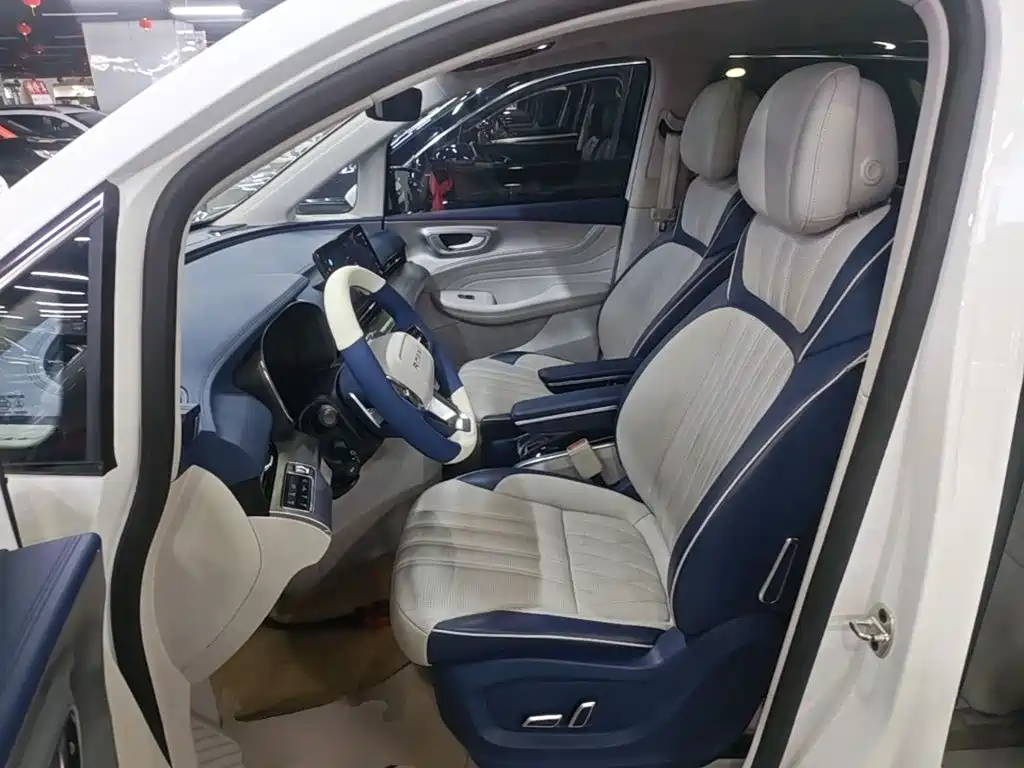 Roewe iMAX8 — миниатюра 15