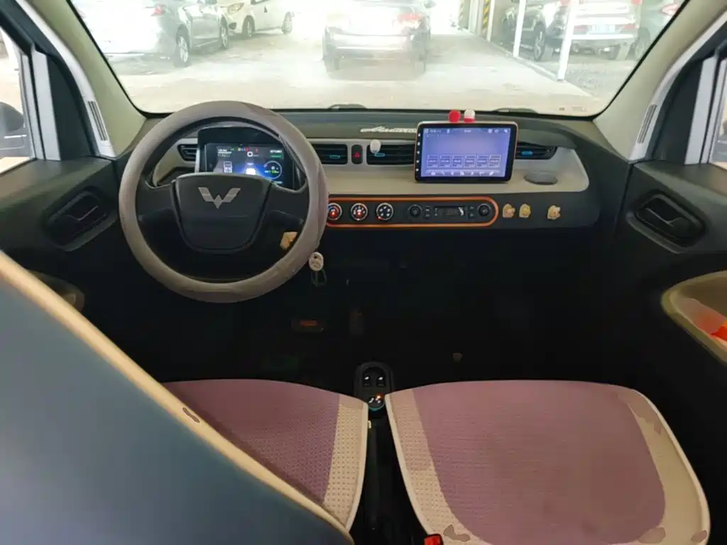 Wuling MINIEV — миниатюра 10