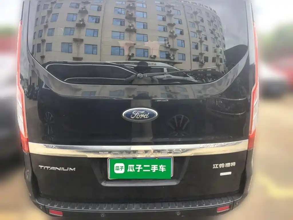 Ford Tourneo — миниатюра 5