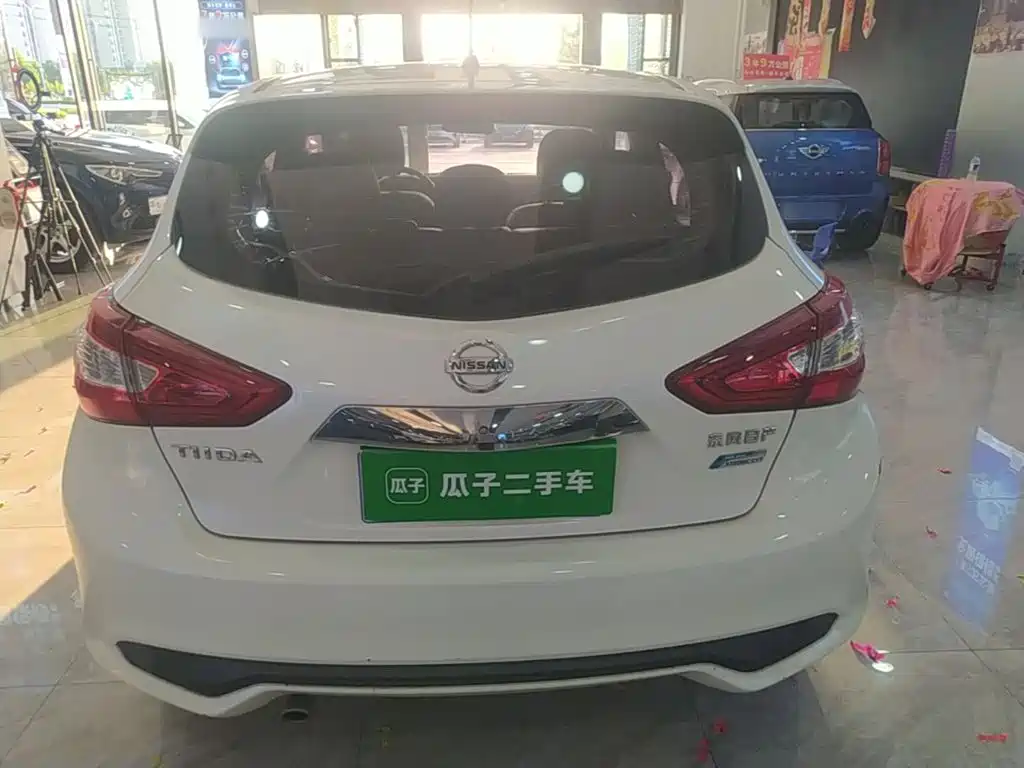 Nissan Tiida — миниатюра 6