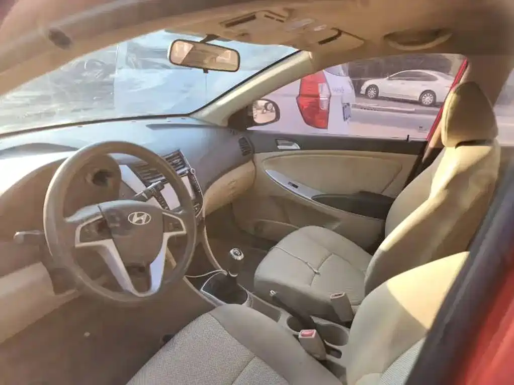 Hyundai Verna — миниатюра 2