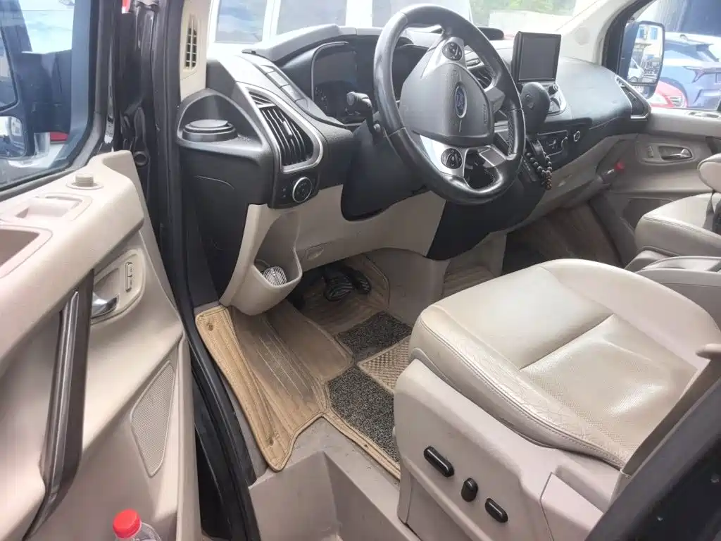 Ford Tourneo — миниатюра 17