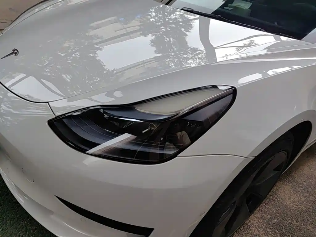 Tesla Model 3 — миниатюра 24