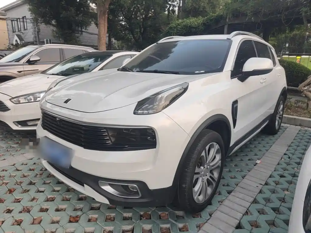 Lynk & Co 01