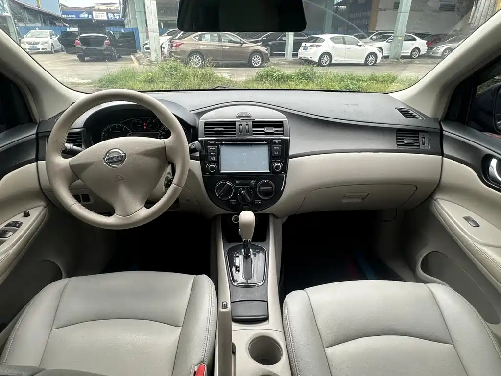 Nissan Tiida — миниатюра 4