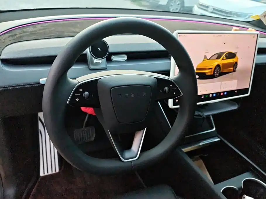 Tesla Model Y L — миниатюра 15