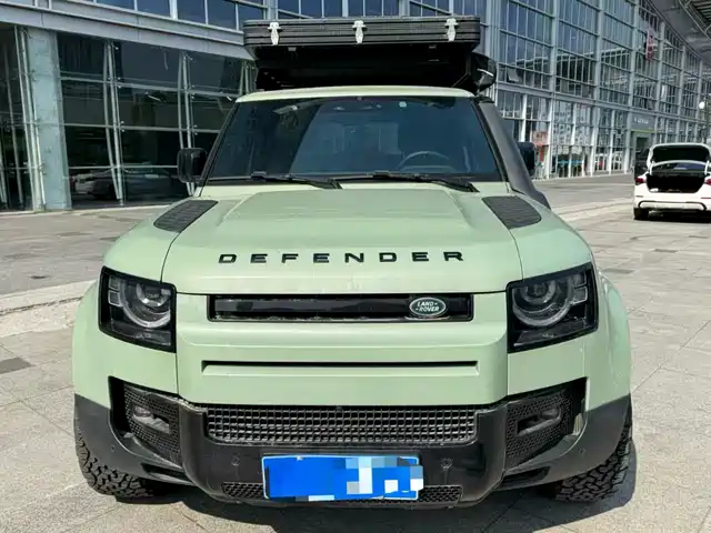 LAND ROVER DEFENDER