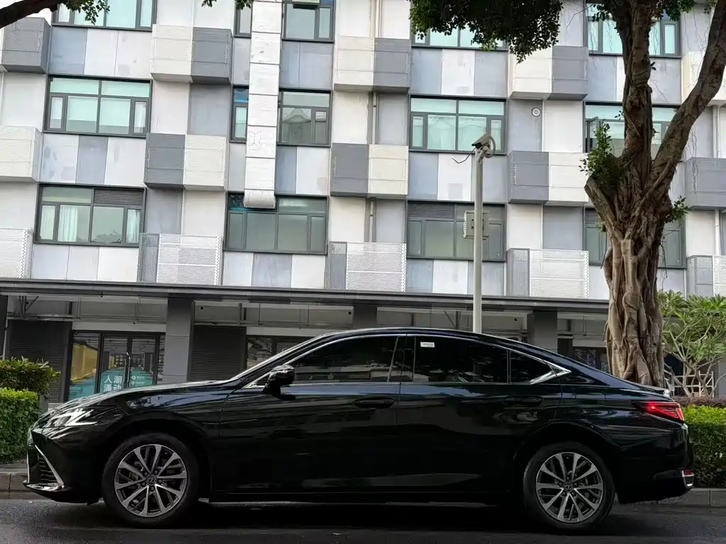 Lexus ES — миниатюра 4